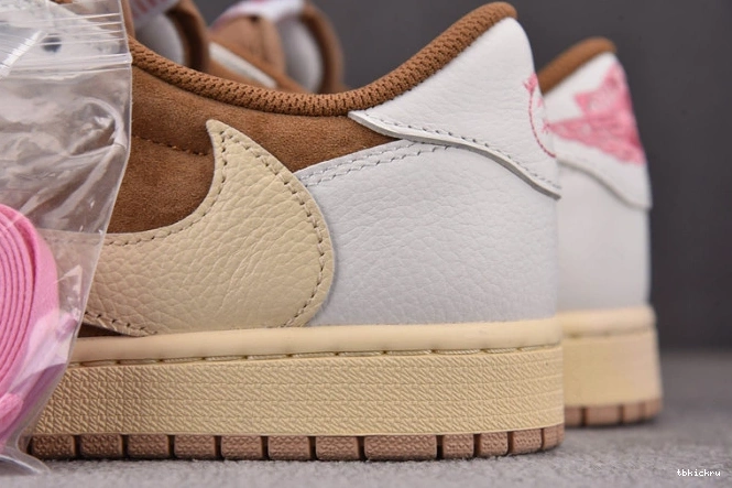Reps TBK AJ Travis Low Scott 1 SP OG DM7866-106 x 0811